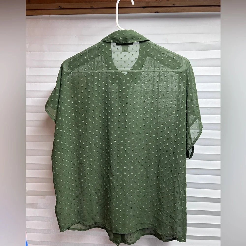 Coldwater Creek Olive Button Down Shirt - Picture 3 of 3